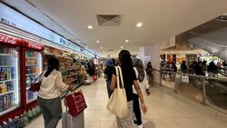 Lucky Plaza (D9), Retail #480160891